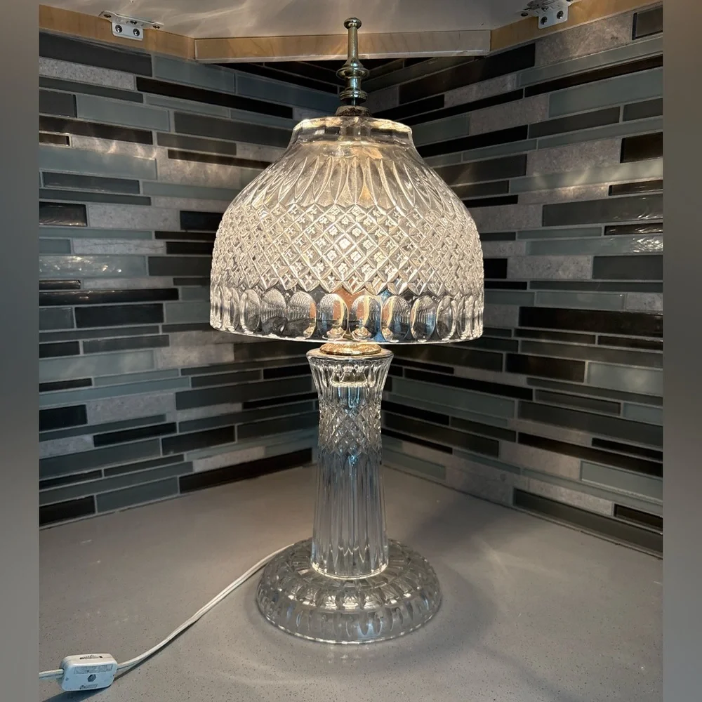 🏡 Vintage Crystal Table Lamp